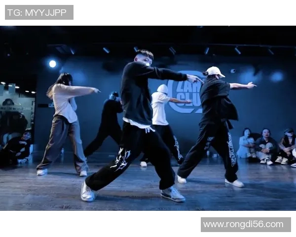 广州街舞队的整体压制体系与街舞战术的深度解析与实践探讨 广州街舞队的整体压制体系与街舞战术的深度解析与实践探讨