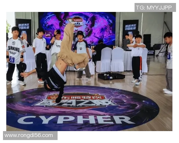 成都街舞队技术革新引发热议展现街舞文化新风貌 成都街舞队技术革新引发热议展现街舞文化新风貌