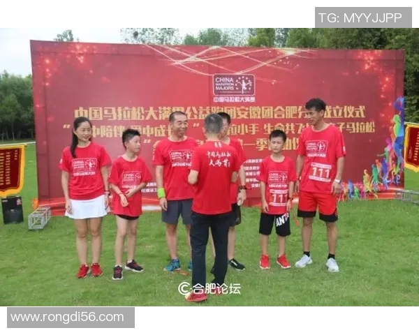深圳飞盘队在马拉松大满贯中的精彩表现与力量解析 深圳飞盘队在马拉松大满贯中的精彩表现与力量解析