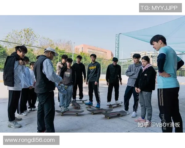 滑板战术解析：成都滑板队如何构建高效控制体系与战术协同