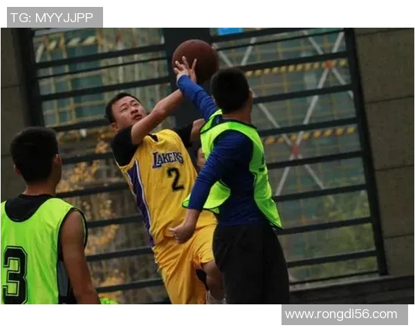 勇士与骑士的巅峰对决在纬来重燃激情篮球之夜 勇士与骑士的巅峰对决在纬来重燃激情篮球之夜