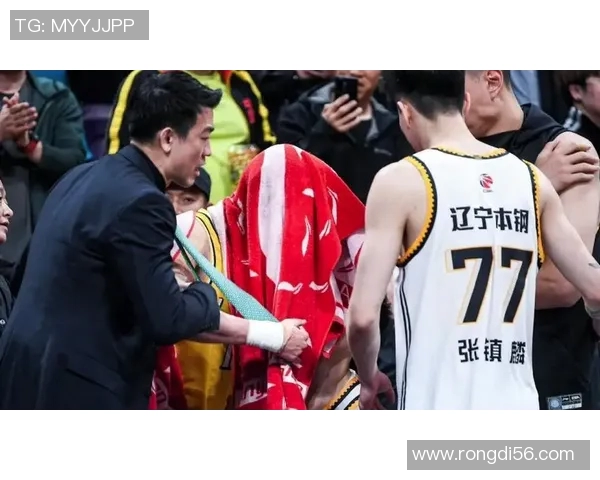 孙铭徽：从青涩球员到篮球场上的璀璨明星之路