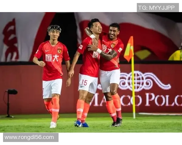 恒大与东方球迷冲突事件引发广泛关注与讨论，背后原因值得深思