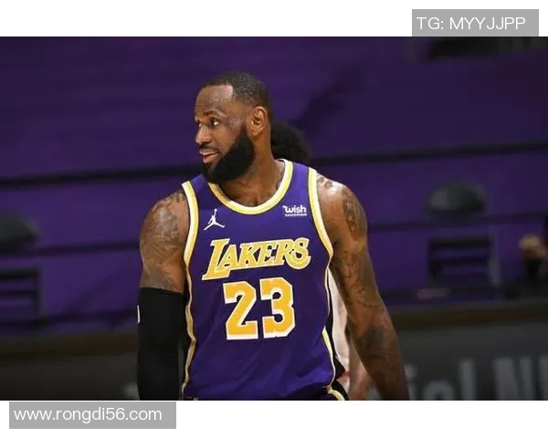 库里三分大赛夺冠决赛连中20球创造历史新纪录震撼全场 库里三分大赛夺冠决赛连中20球创造历史新纪录震撼全场