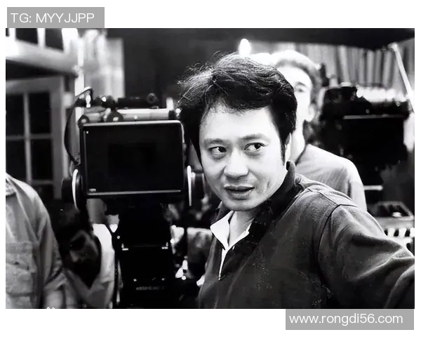 李安导演的电影艺术之路与文化交融探索：从饮食男女到卧虎藏龙的创作旅程