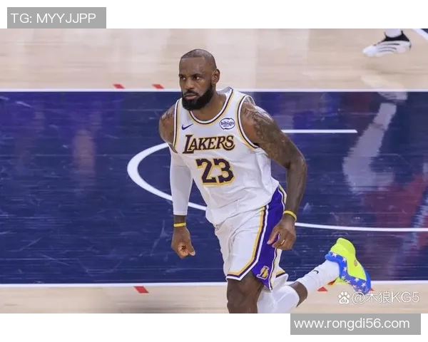 湖人对火箭的激烈对决分析及赛后精彩瞬间回顾 湖人对火箭的激烈对决分析及赛后精彩瞬间回顾