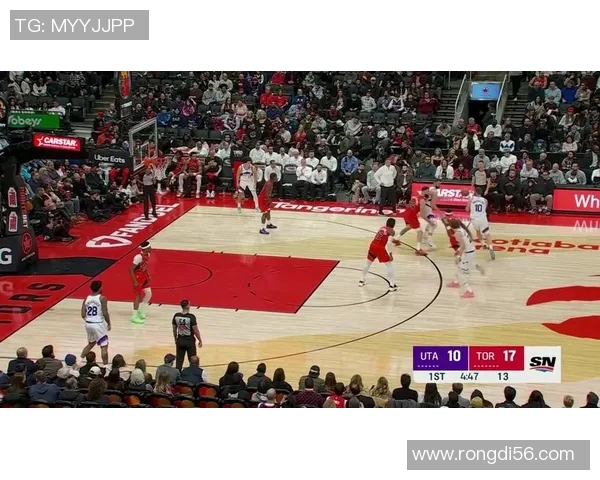 猛龙与爵士的激烈对决竟然演变成一场意外的脱裤子闹剧 猛龙与爵士的激烈对决竟然演变成一场意外的脱裤子闹剧