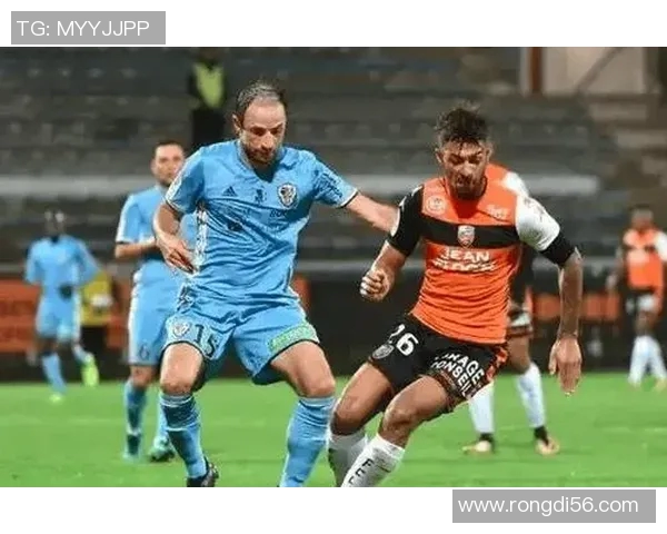 2017年奥斯足球队对阵坎布尔球队的精彩赛事回顾与分析 2017年奥斯足球队对阵坎布尔球队的精彩赛事回顾与分析