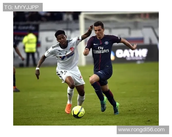 亚眠与兰斯对决前瞻及比分预测分析，谁能笑到最后