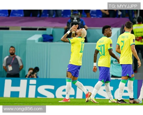 卡塞米罗的传奇之路：从巴西足球新星到欧洲顶级中场的蜕变与成就