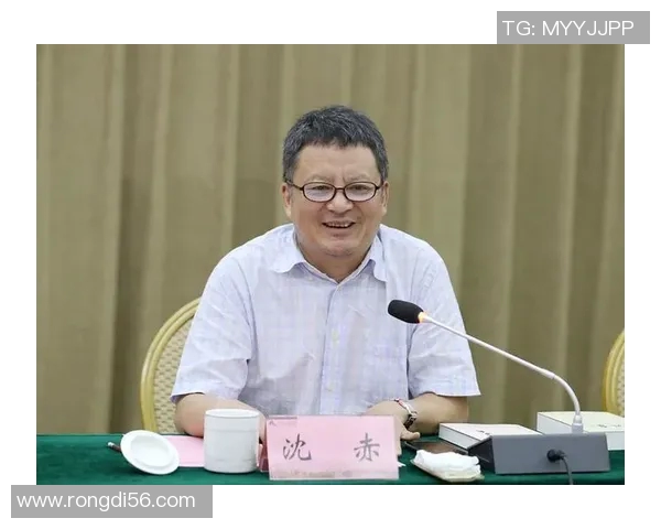 李泓澎的艺术之旅：从初心到巅峰的心路历程与创作探索